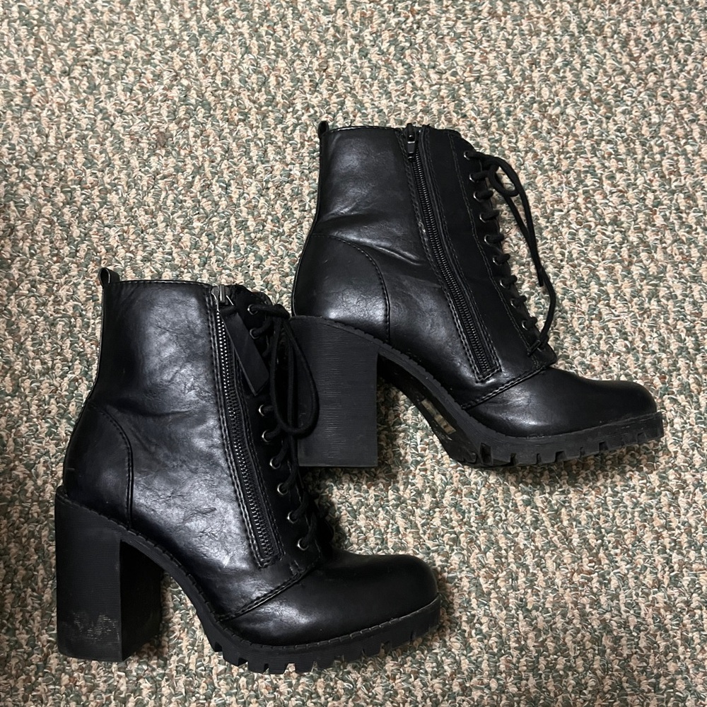 Women's Black Lace-Up Boots